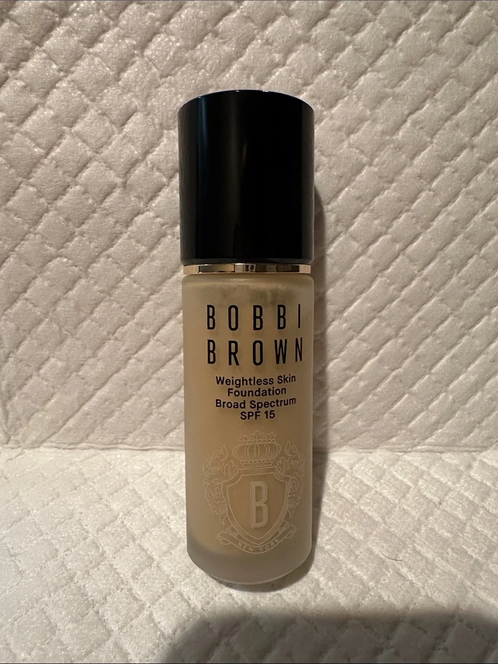 Bobbi Brown Weightless Skin Foundation - Warm Sand W-036